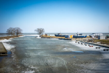 Mustvē upes ieteka Peipusa ezerā